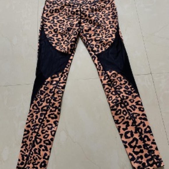 Sport leggings, cheetah pattern, size S - Picture 2 of 3